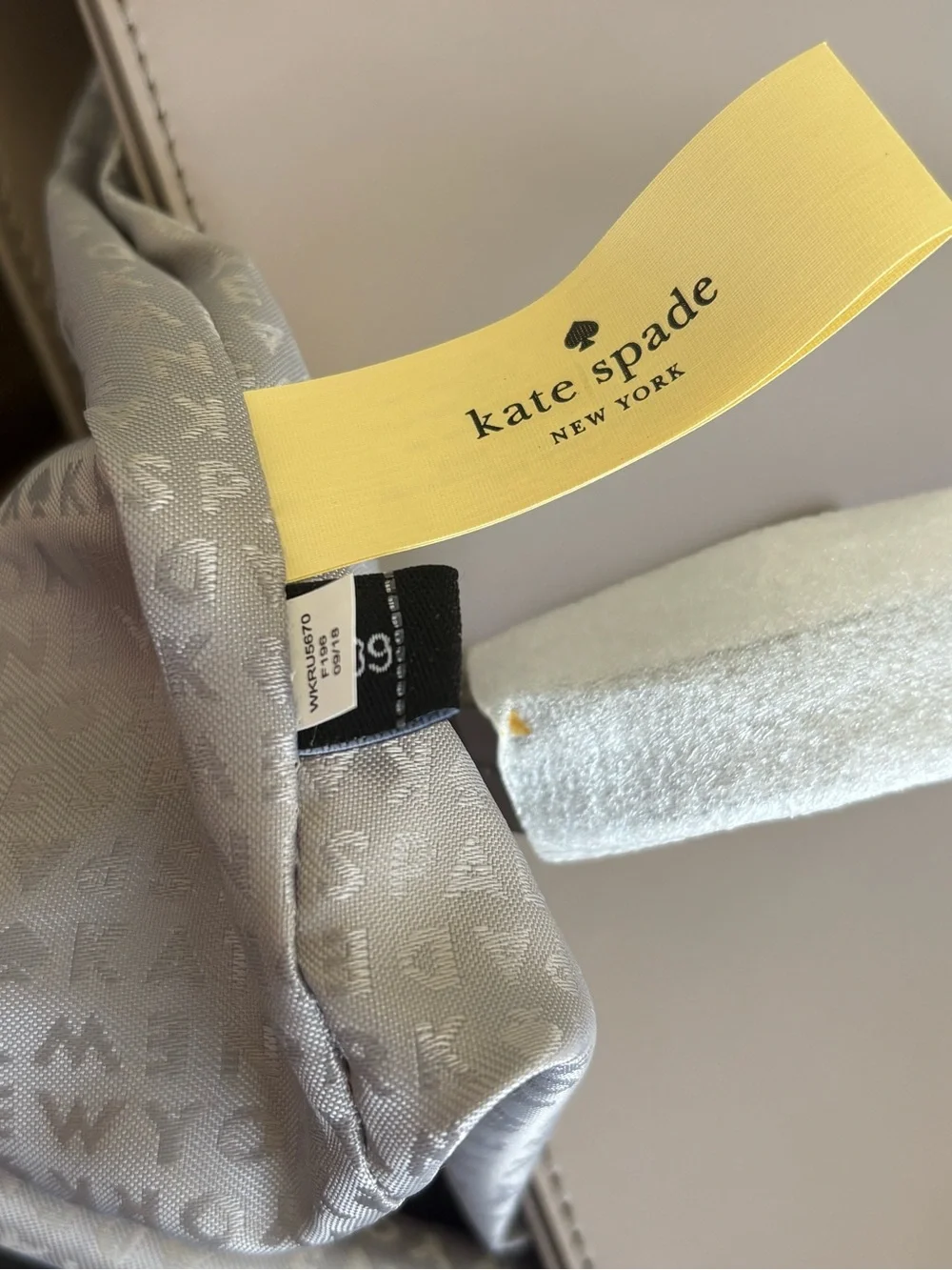 Kate Spade Karla Cityscape Great Smooth Leather Tote NWT WKRU5670